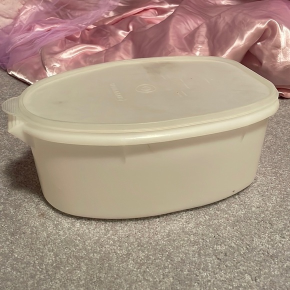 Vintage Clear Sheer Tupperware large storage - Picture 2 of 9